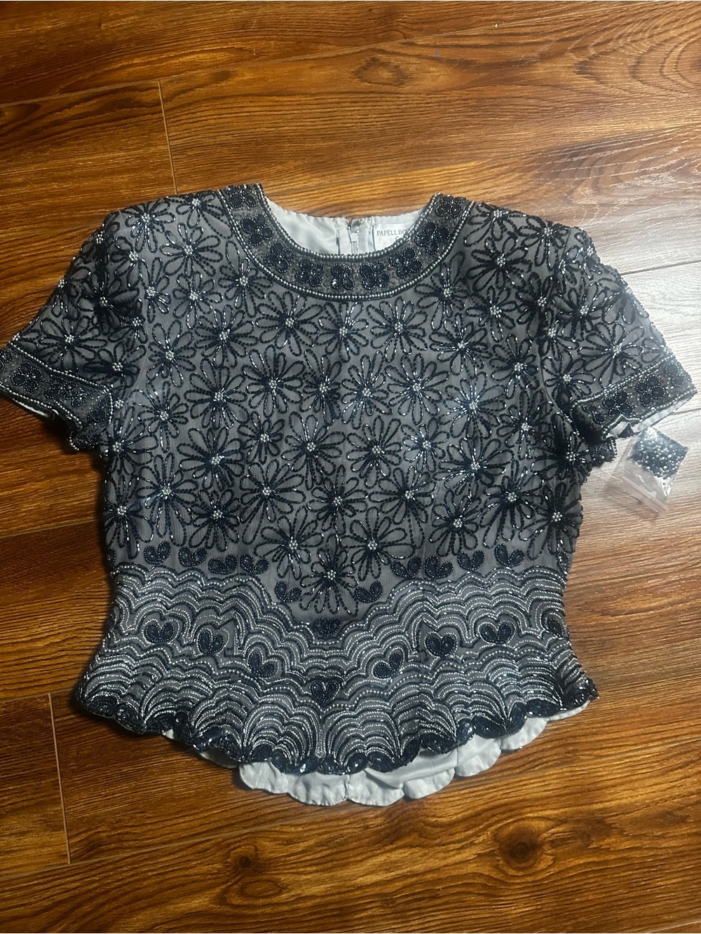 New PAPELL BOUTIQUE EVENING BLACK SILK BEADED TOP  VINTAGE SIZE M. FLORAL DESIGN